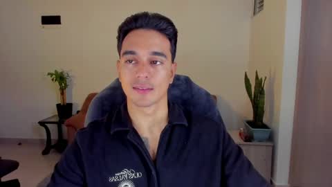 Snapshot of tommygarcia_ chatting on April 21, 2026, 4:45 pm Instagram t garcia69 online show from April 21, 2026, 4:45 pm