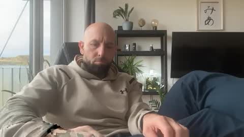 Thomas Fit online show from October 24, 2025, 7:05 am