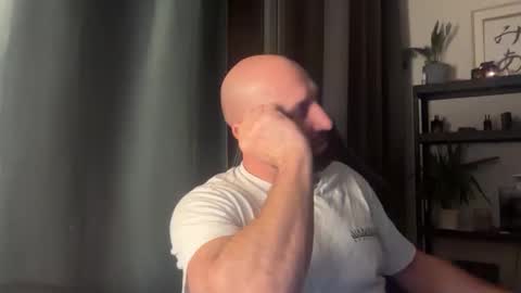 Thomas Fit online show from November 11, 2025, 8:09 pm