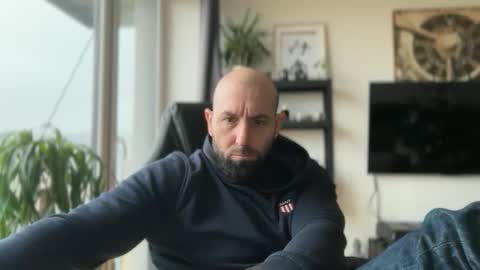 Thomas Fit online show from December 19, 2025, 8:21 am