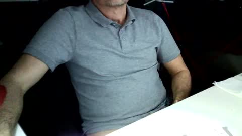 Snapshot of tomtom02029 chatting on January 15, 2025, 2:35 pm Tom online show from January 15, 2025, 2:35 pm