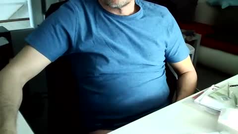 Snapshot of tomtom02029 chatting on February 21, 2025, 9:02 am Tom online show from February 21, 2025, 9:02 am