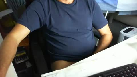 Snapshot of tomtom02029 chatting on October 27, 2025, 1:37 pm Tom online show from October 27, 2025, 1:37 pm