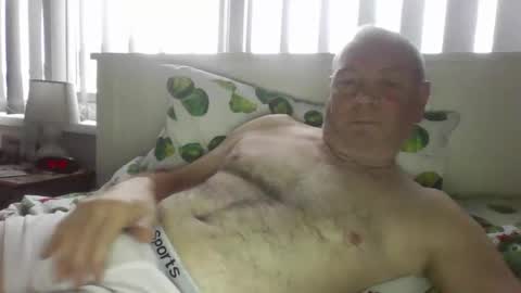 tony14712 online show from December 17, 2025, 9:15 am