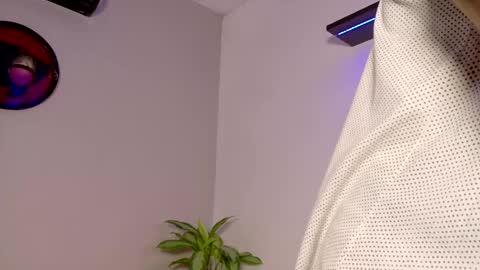 tony muscle1 online show from April 15, 2026, 9:26 pm