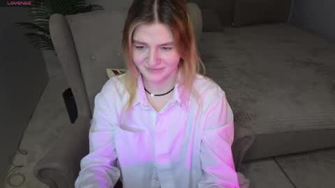 Tonya online show from April 21, 2026, 1:42 am