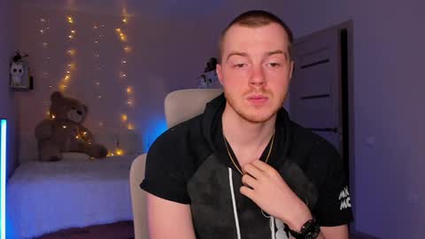 toohornyserj online show from December 12, 2024, 7:59 pm