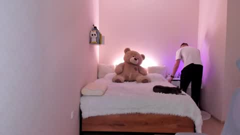 toohornyserj online show from February 1, 2025, 8:47 pm