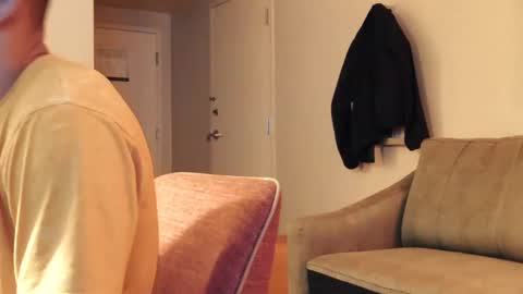 Snapshot of toomuchsmoke chatting on December 6, 2024, 12:12 am toomuchsmoke online show from December 6, 2024, 12:12 am