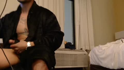 Snapshot of toomuchsmoke chatting on January 18, 2025, 5:52 am toomuchsmoke online show from January 18, 2025, 5:52 am