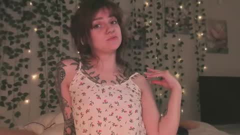 Alice and Sandra online show from September 22, 2025, 10:39 am