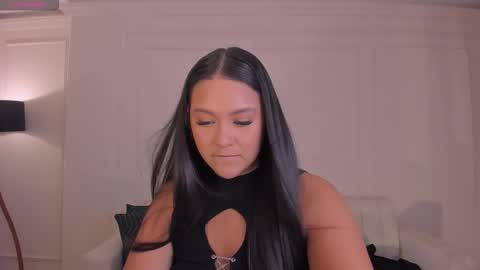 Tori Cross online show from November 13, 2025, 1:54 pm