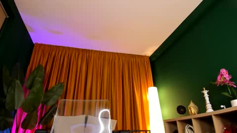 torri kitten online show from November 29, 2025, 5:21 am