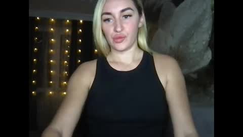 Snapshot of tosyna07555 chatting on December 11, 2024, 10:16 pm tosyna07555 online show from December 11, 2024, 10:16 pm