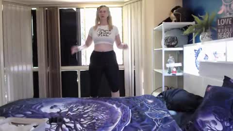 Milly online show from November 16, 2025, 11:21 pm