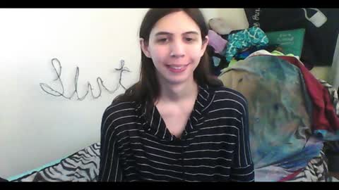 Luna online show from December 22, 2025, 9:23 pm