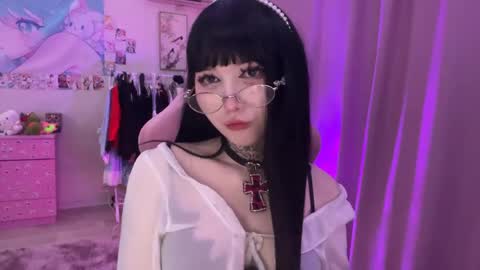 Snapshot of totcherry chatting on April 7, 2026, 5:57 pm Lina online show from April 7, 2026, 5:57 pm