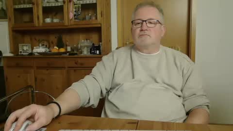 toto758 online show from January 6, 2025, 8:50 pm