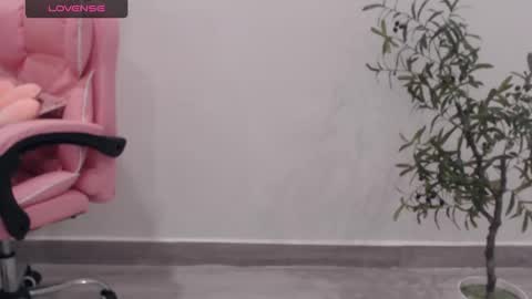 Snapshot of totoro_09 chatting on September 16, 2025, 1:50 am Angelina online show from September 16, 2025, 1:50 am