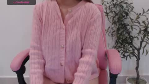 Snapshot of totoro_09 chatting on January 9, 2026, 8:06 am Angelina online show from January 9, 2026, 8:06 am