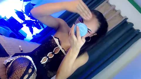 Snapshot of touch_my_body_daddy chatting on February 18, 2025, 5:09 am touch_my_body_daddy online show from February 18, 2025, 5:09 am