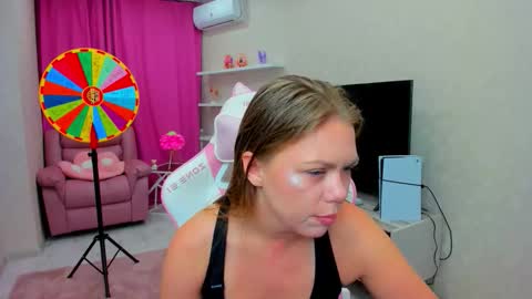 Snapshot of touch_the_heart chatting on February 10, 2026, 3:21 am Touch The Heart online show from February 10, 2026, 3:21 am