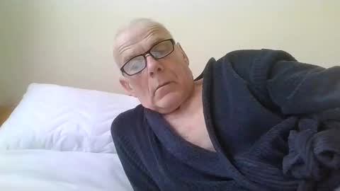 touche5656607203 online show from March 15, 2026, 9:48 am