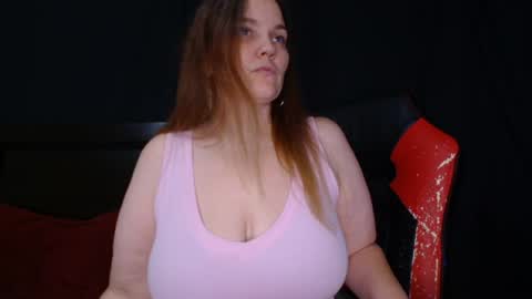 Snapshot of toxiclilly chatting on April 18, 2026, 4:44 pm Lilly Miss Mistress Goddess Maam Queen Boss online show from April 18, 2026, 4:44 pm