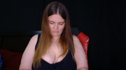 Snapshot of toxiclilly chatting on April 22, 2026, 5:03 pm Lilly Miss Mistress Goddess Maam Queen Boss online show from April 22, 2026, 5:03 pm