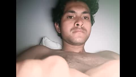 Snapshot of toy_sweet chatting on May 11, 2026, 10:32 am Xander online show from May 11, 2026, 10:32 am