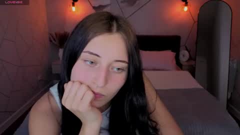 tracey_gill online show from June 27, 2026, 9:14 am