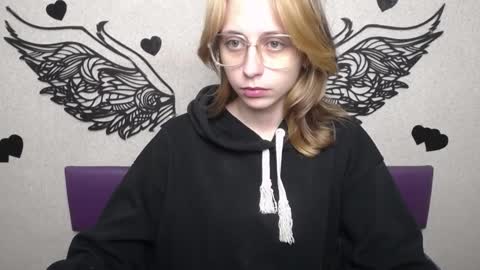 TracyLeeBB online show from November 16, 2025, 12:00 pm