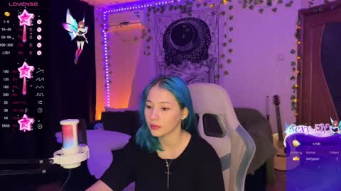 Snapshot of traharaaa chatting on January 2, 2025, 8:13 pm Ariana and Erik online show from January 2, 2025, 8:13 pm