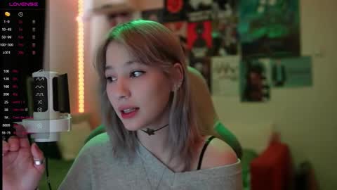 Snapshot of traharaaa chatting on March 20, 2026, 12:10 pm Ariana and Erik online show from March 20, 2026, 12:10 pm