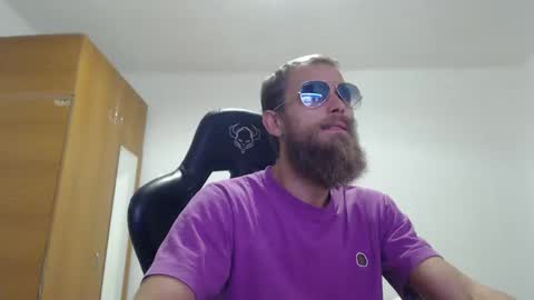 Snapshot of tralalabala chatting on September 19, 2025, 5:57 pm Tralalabala online show from September 19, 2025, 5:57 pm