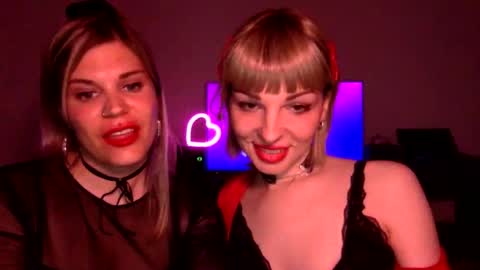 trans_cherries online show from March 18, 2026, 1:42 am