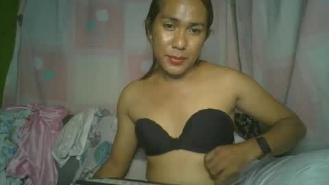 transhottie28 online show from February 12, 2025, 1:27 pm