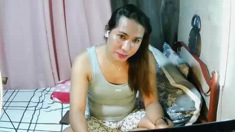 transhottie28 online show from November 21, 2025, 1:10 pm