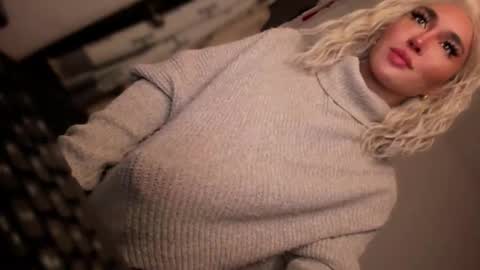 Snapshot of transnextdoor_ chatting on November 13, 2025, 12:42 am ALMIGHTY GODDESS VALENTINA online show from November 13, 2025, 12:42 am