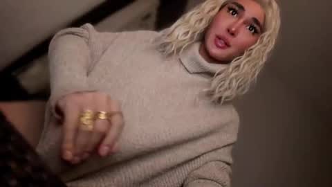 Snapshot of transnextdoor_ chatting on November 14, 2025, 8:18 pm ALMIGHTY GODDESS VALENTINA online show from November 14, 2025, 8:18 pm