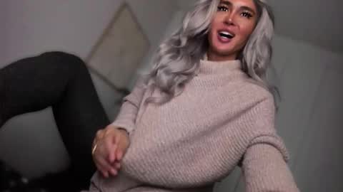 Snapshot of transnextdoor_ chatting on February 6, 2026, 5:38 pm ALMIGHTY GODDESS VALENTINA online show from February 6, 2026, 5:38 pm