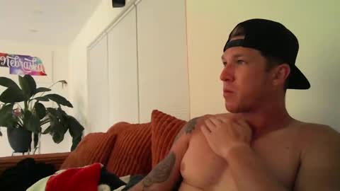 Snapshot of trash_man1989 chatting on November 24, 2025, 1:05 am trash_man1989 online show from November 24, 2025, 1:05 am