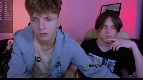 Travis online show from October 5, 2025, 6:39 pm