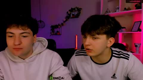 Snapshot of travis_wolf_ chatting on March 18, 2026, 9:45 am Travis online show from March 18, 2026, 9:45 am