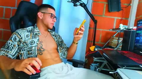 Snapshot of travisdiamonds chatting on January 17, 2026, 10:24 pm TRAVIS. online show from January 17, 2026, 10:24 pm