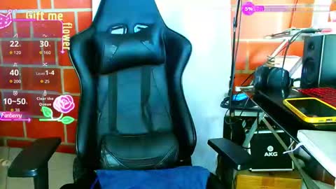 Snapshot of travisdiamonds chatting on January 31, 2026, 7:11 pm TRAVIS. online show from January 31, 2026, 7:11 pm