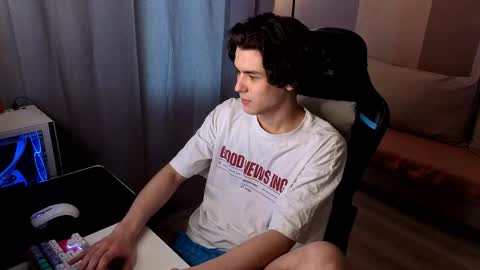 Snapshot of travisrivas chatting on May 18, 2026, 2:01 pm travisrivas online show from May 18, 2026, 2:01 pm