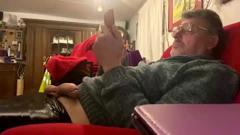 trebgeis1 online show from February 20, 2025, 5:40 pm