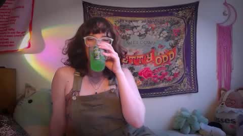 treecups online show from September 9, 2025, 9:03 pm