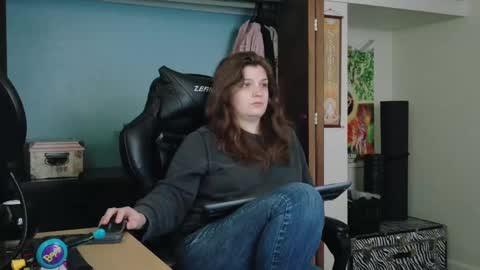 TreeJeanne online show from September 8, 2025, 3:33 pm